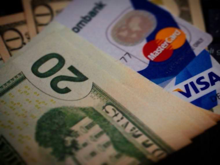 How to manage long term travel finances