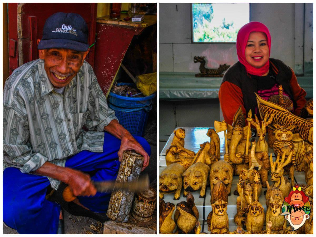 Friendly sellers in Tangkuban Perahu.