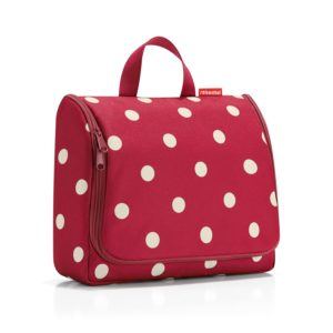 Complete Travel Gear for Female Travelers