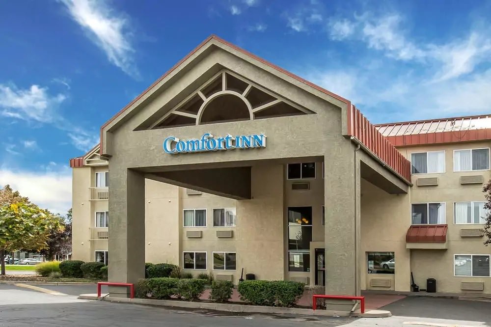 Ultimate List of Best Cheap Hostels for Backpackers in Layton, Utah, Comfort Inn Layton