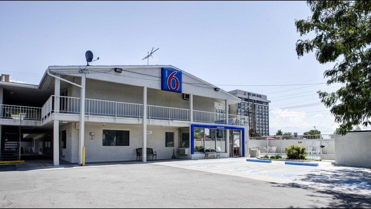 Ultimate List of Best Cheap Hostels for Backpackers in Salt Lake City, Utah, Motel 6 Salt Lake City Downtown