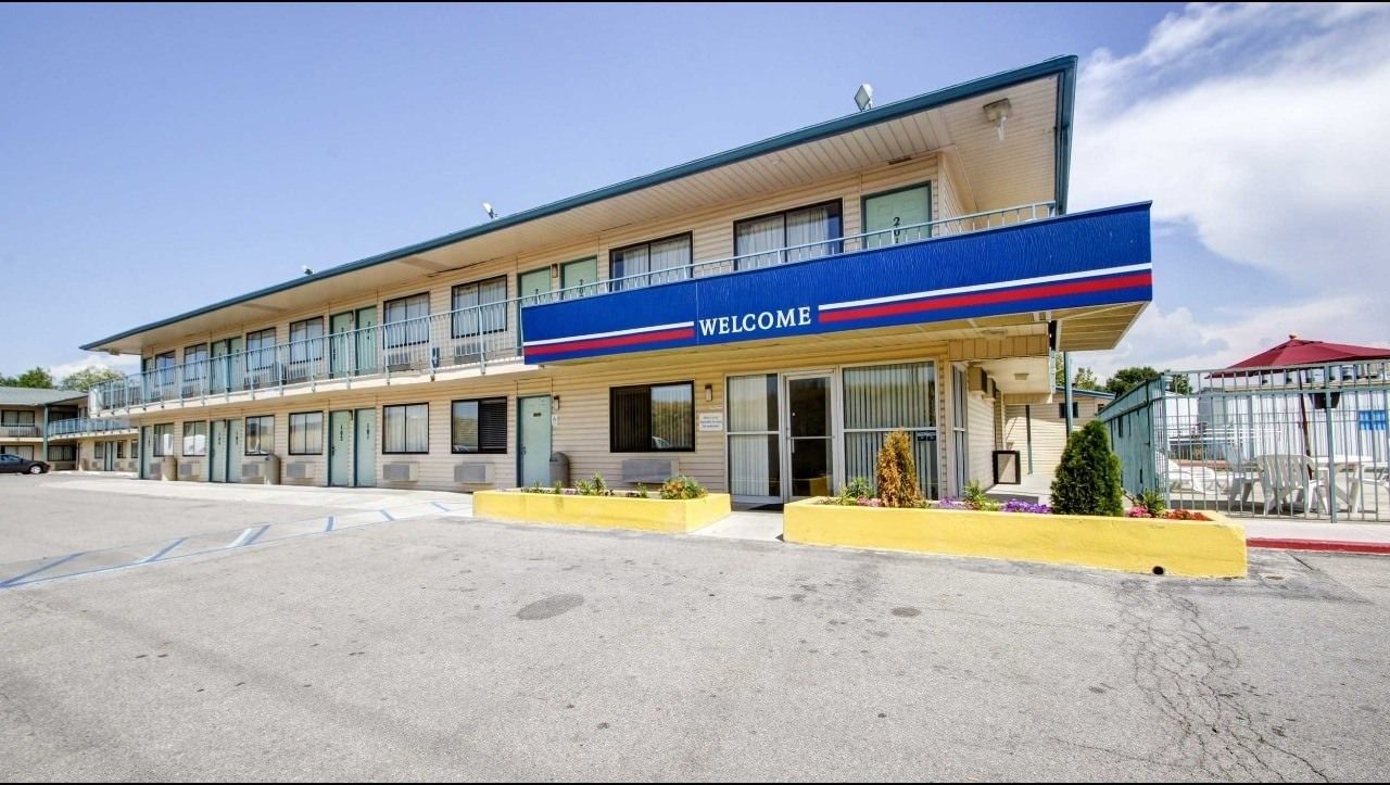 Ultimate List of Best Cheap Hostels for Backpackers in Salt Lake City, Utah, Motel 6 Salt Lake City West - Airport