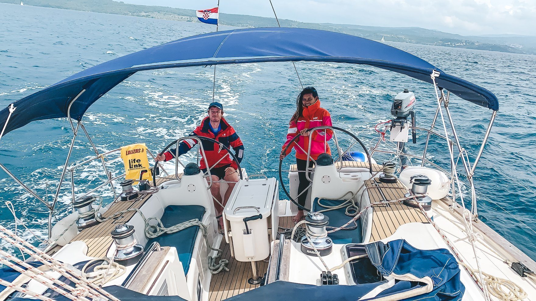 8 Sea Sailing Books for Beginners and Professionals