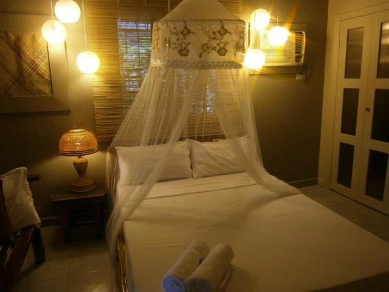 budget hotels in Puerto Galera