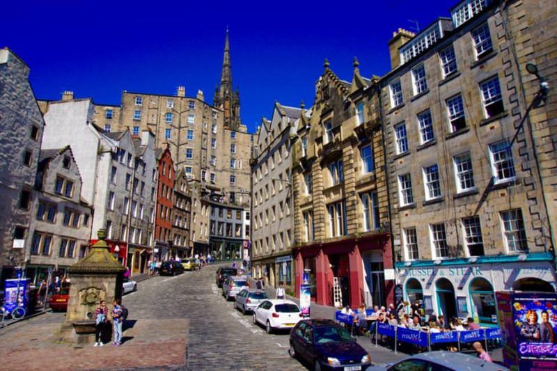 A Day Like a Local in Edinburgh