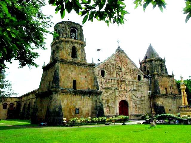 30 Beautiful Churches in the Philippines